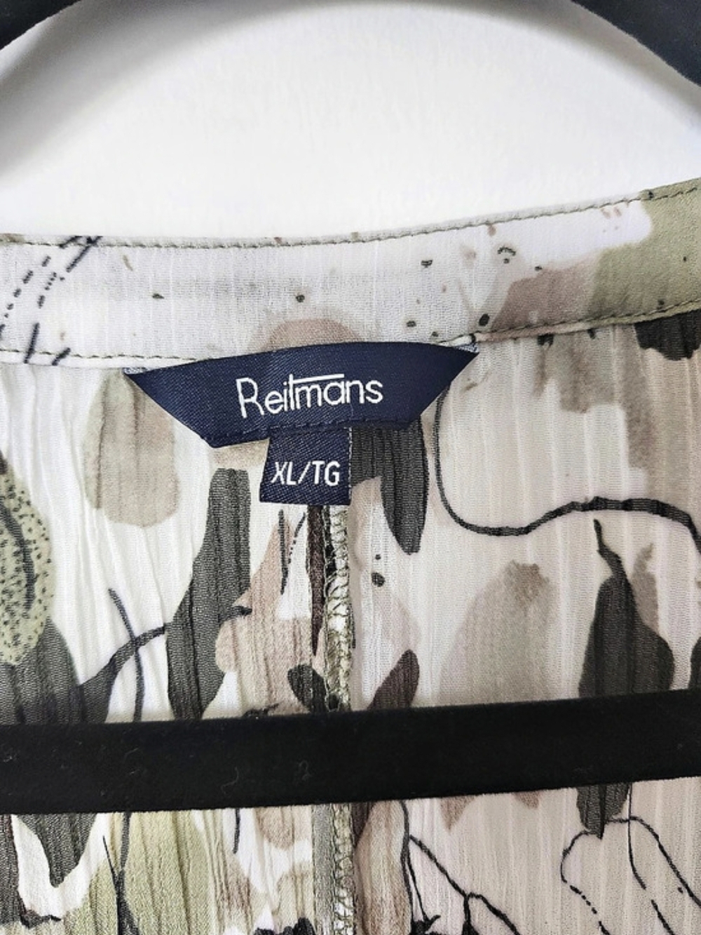 Green & Whitr Abstract Short Sleeve Blouse - Picture 8 of 8